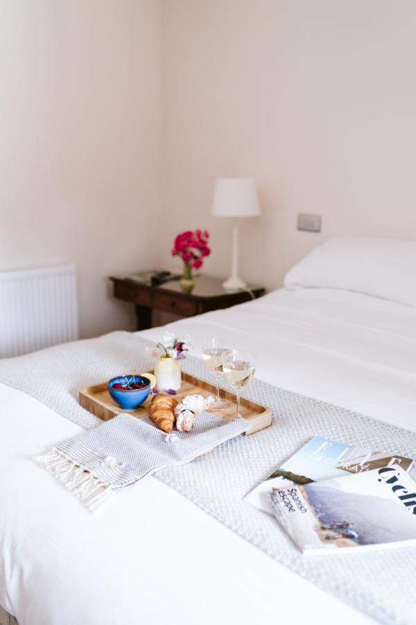 The Apple Rooms - Houghton Lodge สต็อคบริดจ์ ภายนอก รูปภาพ