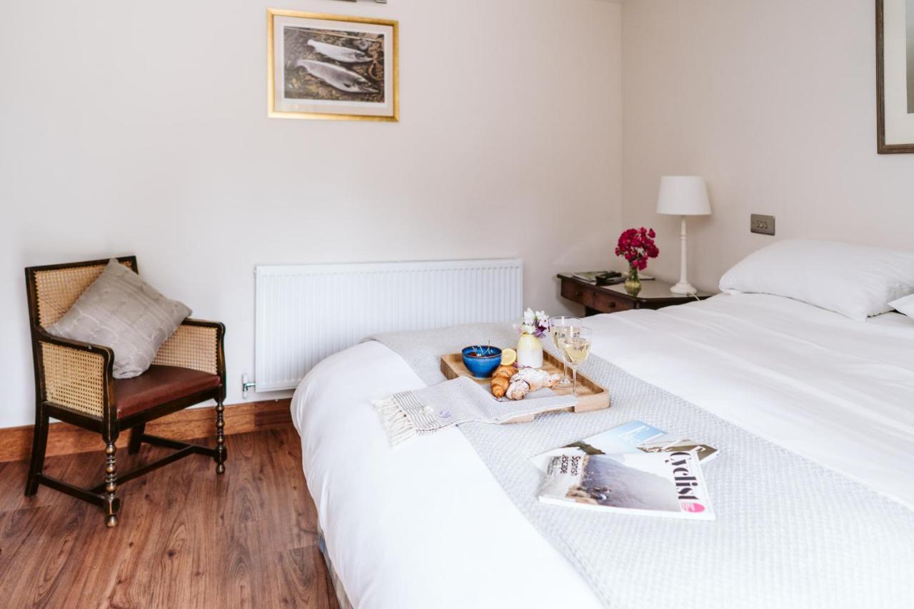 The Apple Rooms - Houghton Lodge สต็อคบริดจ์ ภายนอก รูปภาพ