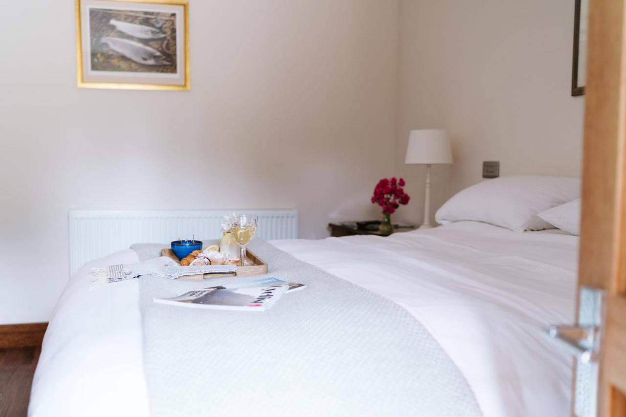 The Apple Rooms - Houghton Lodge สต็อคบริดจ์ ภายนอก รูปภาพ