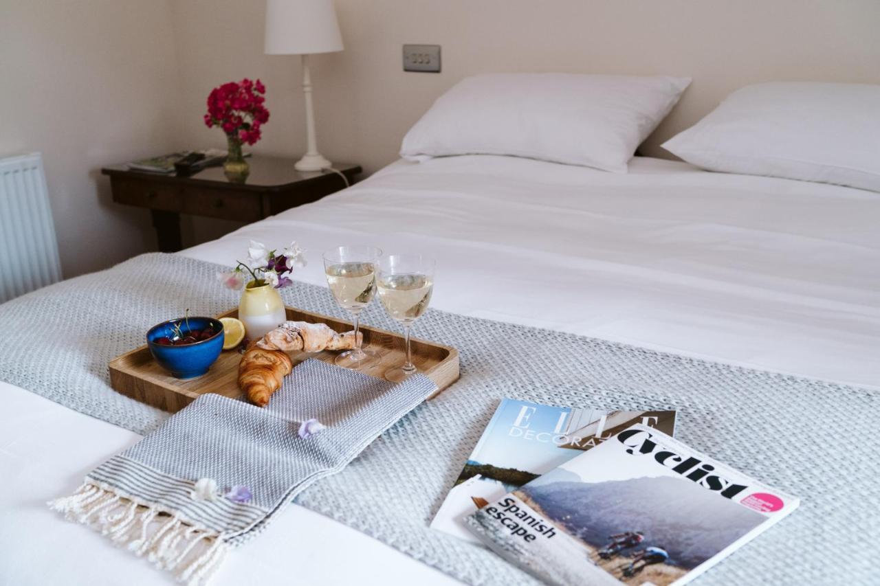The Apple Rooms - Houghton Lodge สต็อคบริดจ์ ภายนอก รูปภาพ