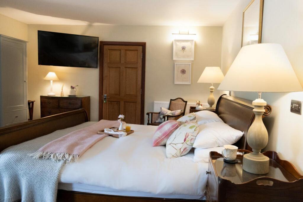 The Apple Rooms - Houghton Lodge สต็อคบริดจ์ ภายนอก รูปภาพ