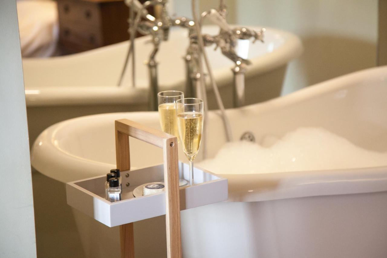 The Apple Rooms - Houghton Lodge สต็อคบริดจ์ ภายนอก รูปภาพ